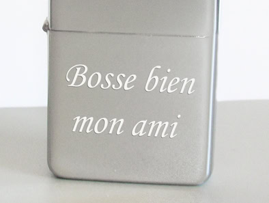 Briquet personnalisé pour un ami